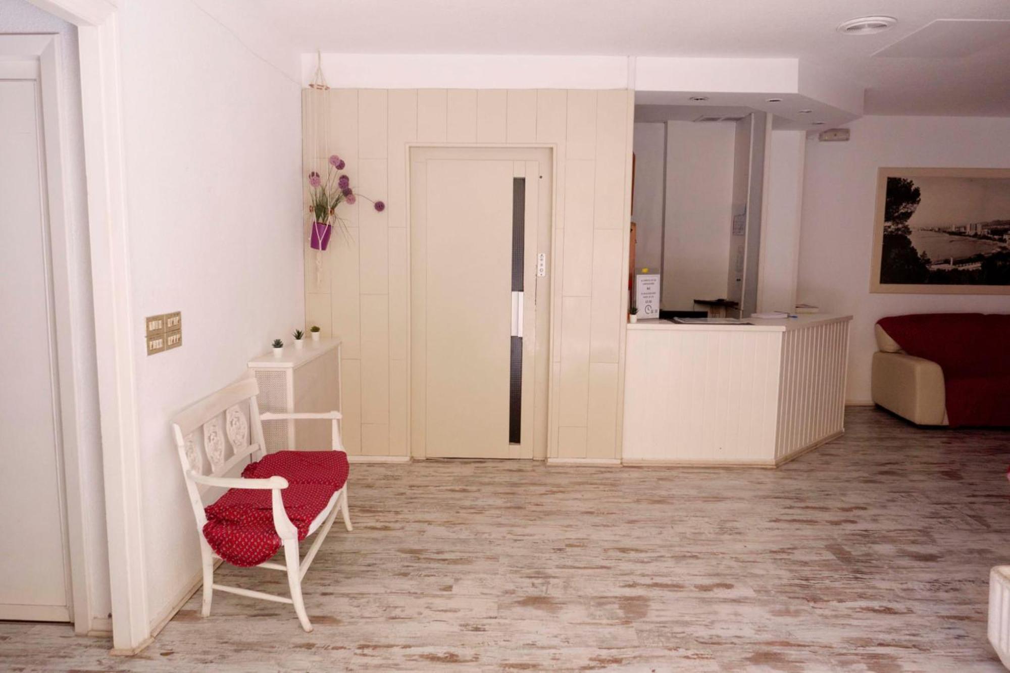 Hostal La Torre Benicàssim Exteriör bild